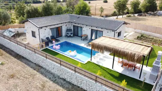 Villa Tomrul Uğrar