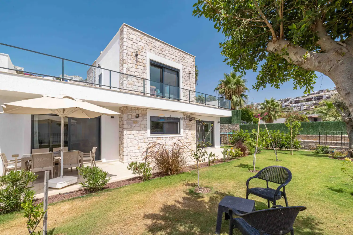 Villa Wave