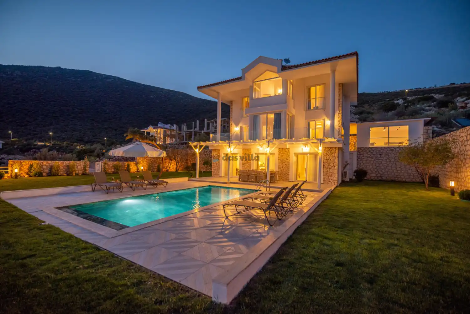 Villa Elena Beyaz 2