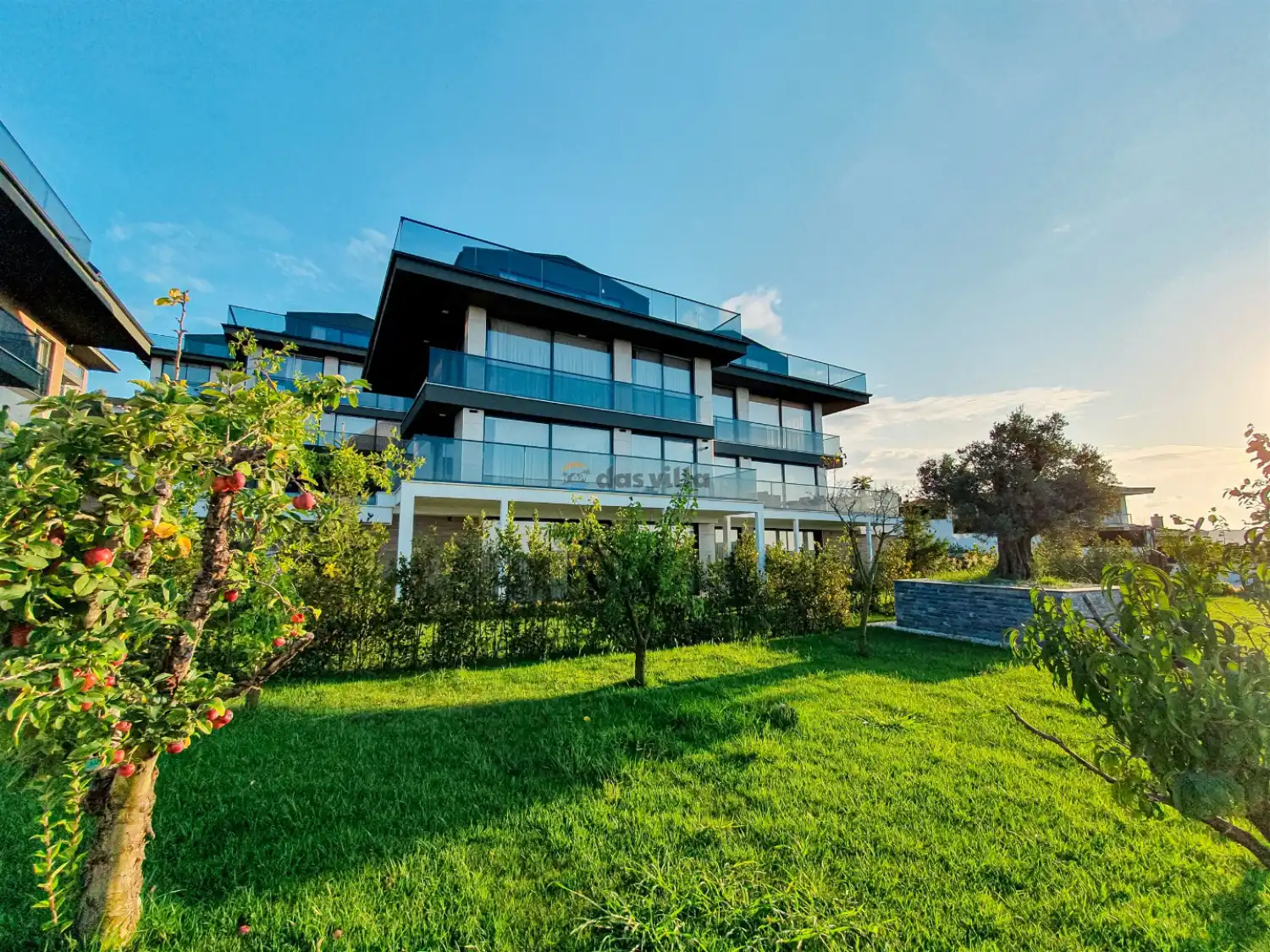 Villa Royal Blue