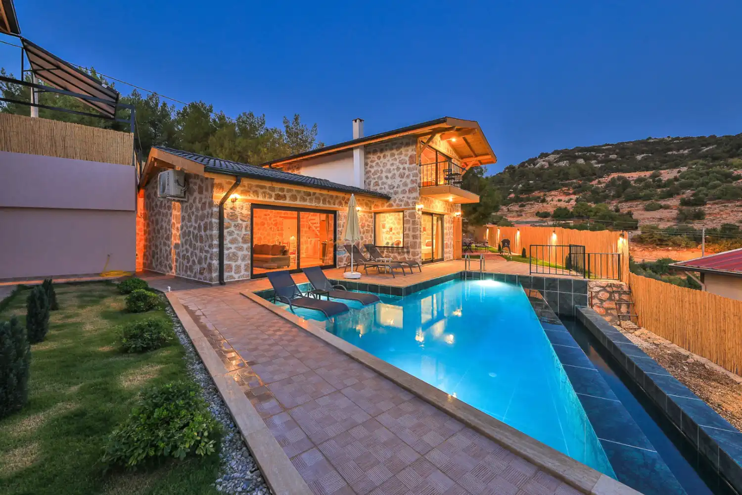 Villa Mirador Stone