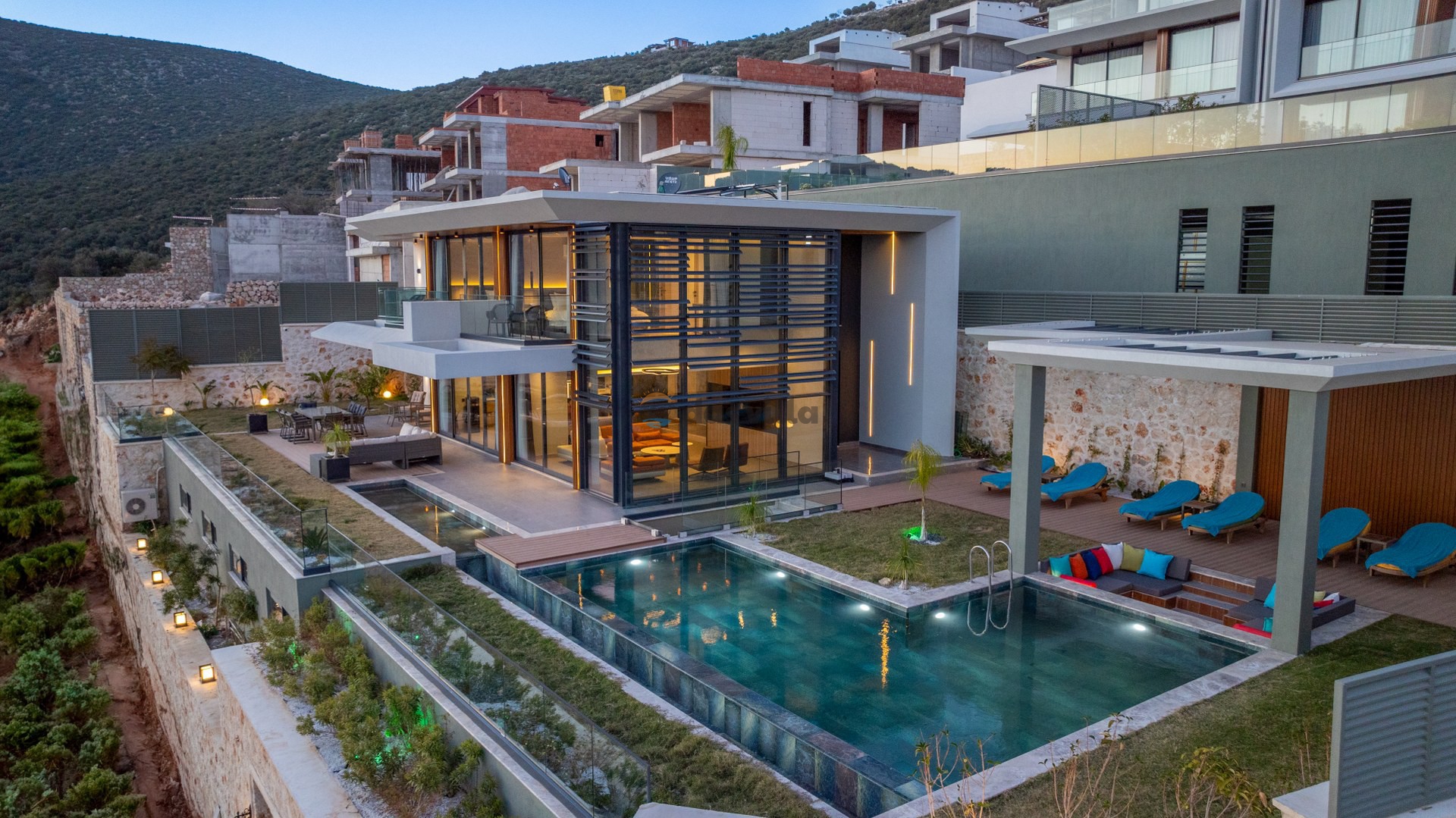 Villa Safran Flower